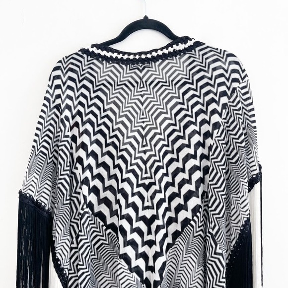 MISSONI MARE Greca Bicolor Fringe Coverup Poncho Striped Zigzag Black and White - Picture 5 of 14